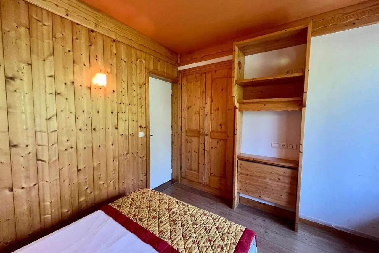 Haven Of Peace With Balcony In Combloux Lägenhet