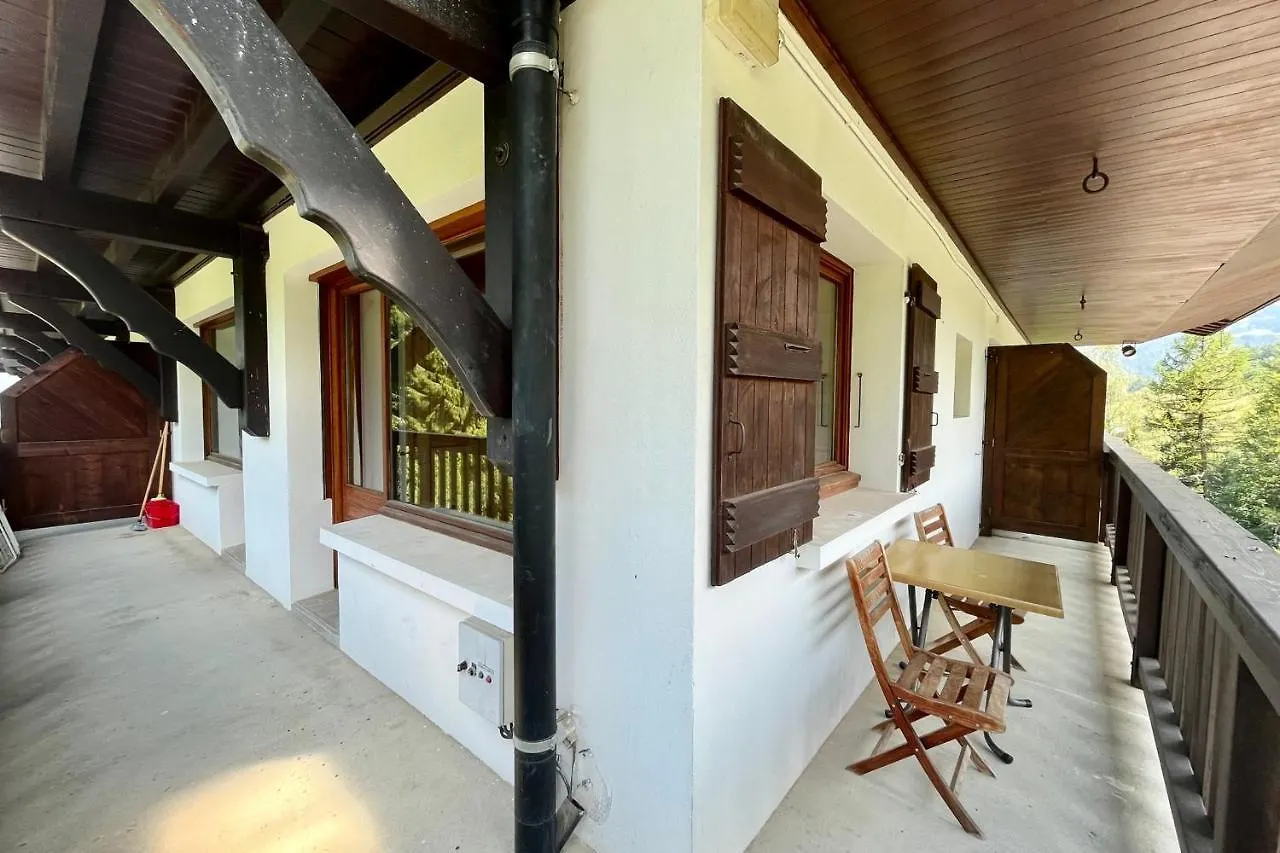 Haven Of Peace With Balcony In Combloux Lägenhet