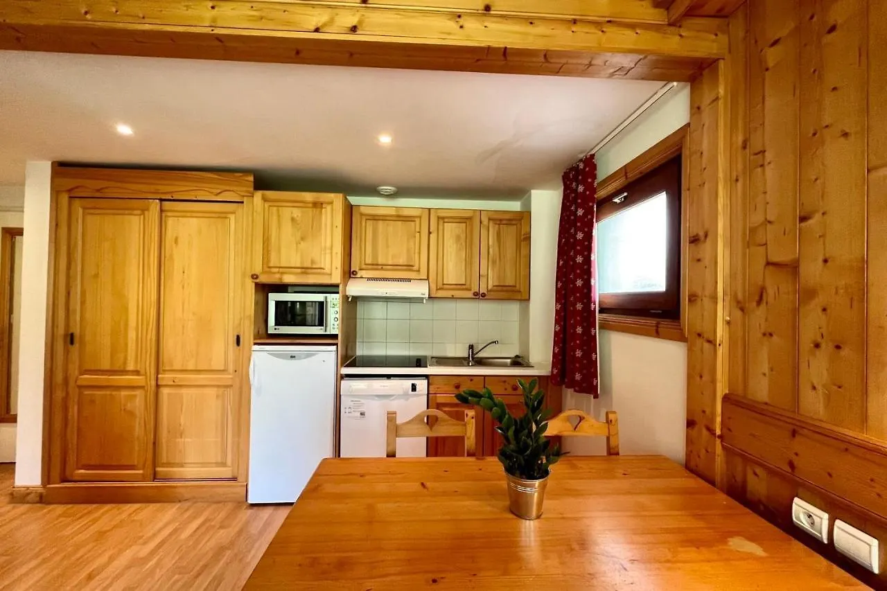 Haven Of Peace With Balcony In Combloux Lägenhet